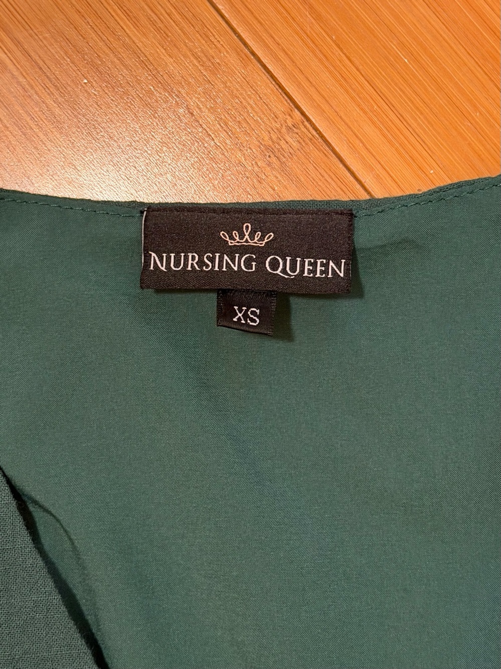Nursing Queen Emerald Green Nursing Top XS - Picture 3 of 3